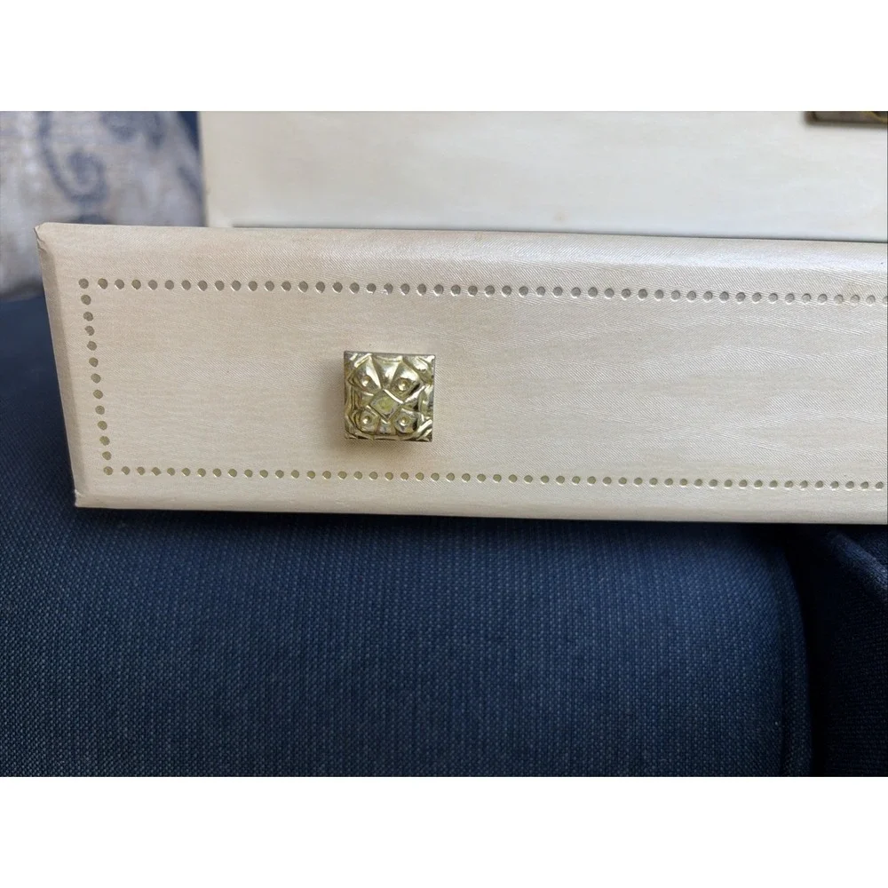 Vintage Ladies Jewelry Box Self Opening Drawer Blue Lavender Velvet Beige MCM
